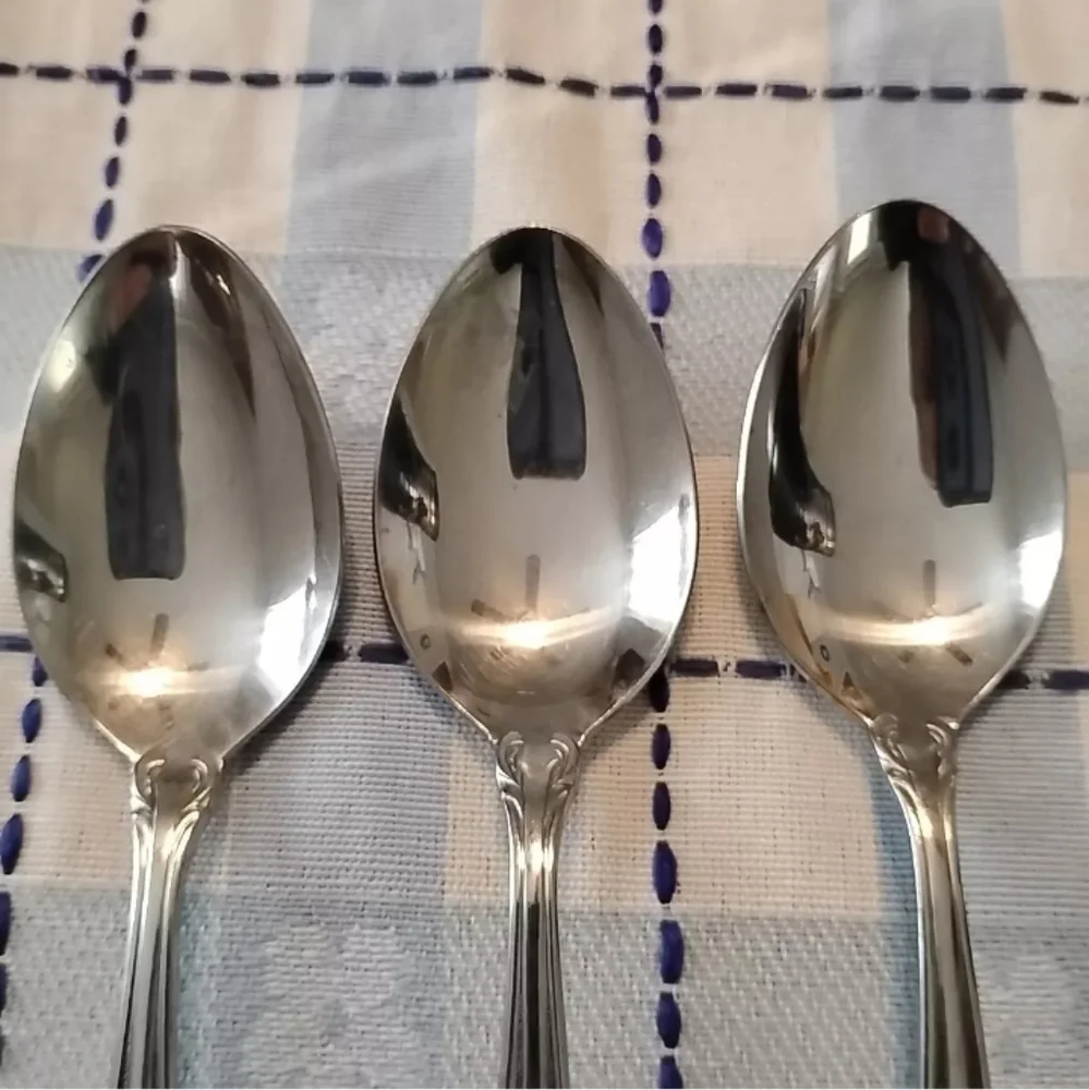 3 Tea Spoons AUBERGE Rogers Korea Stanley‎ Roberts Stainless Silverware Flatware